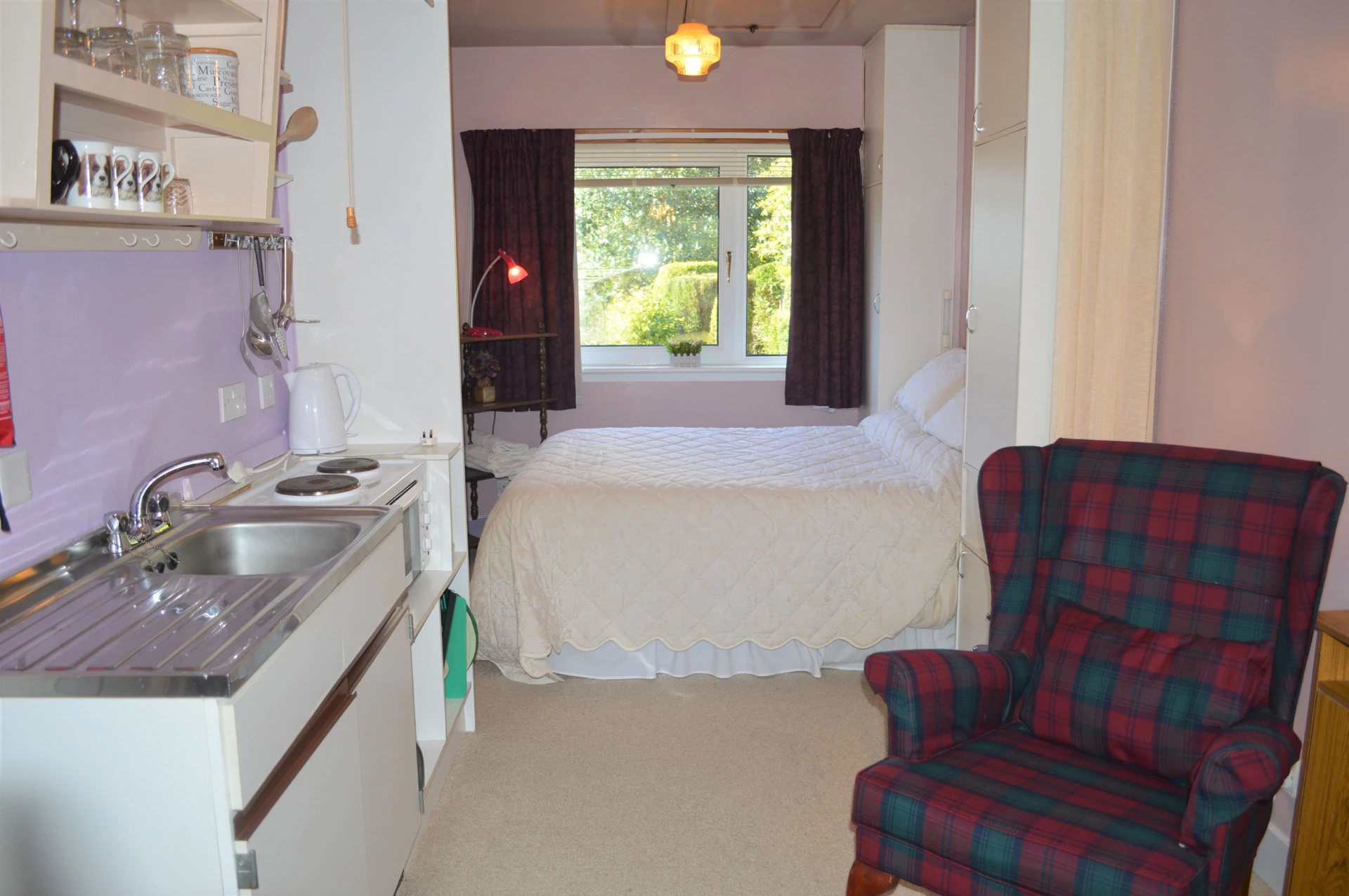 Weatheroak Studio Annexe Image 1