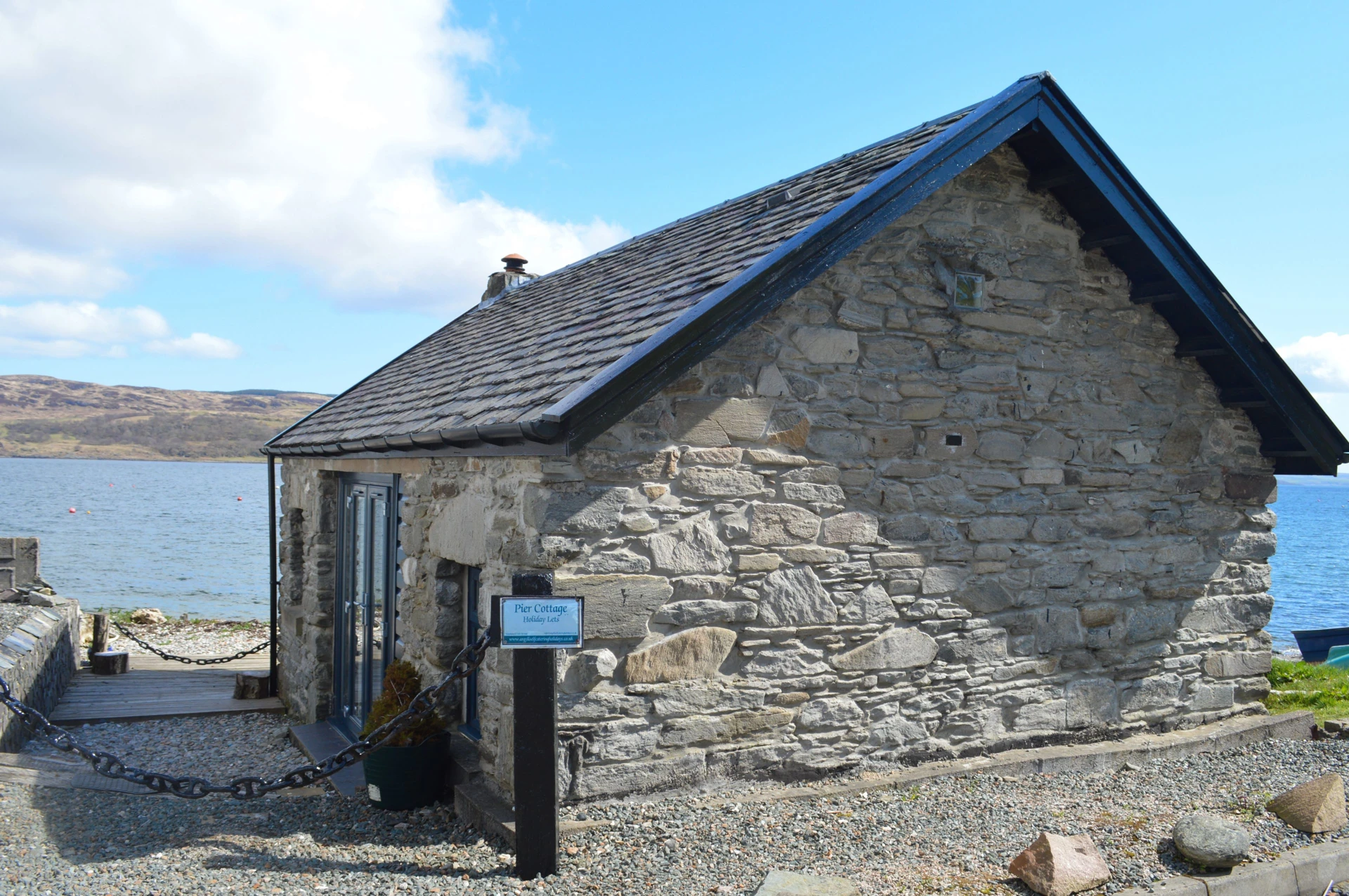 Pier Cottage at Kames Image 1